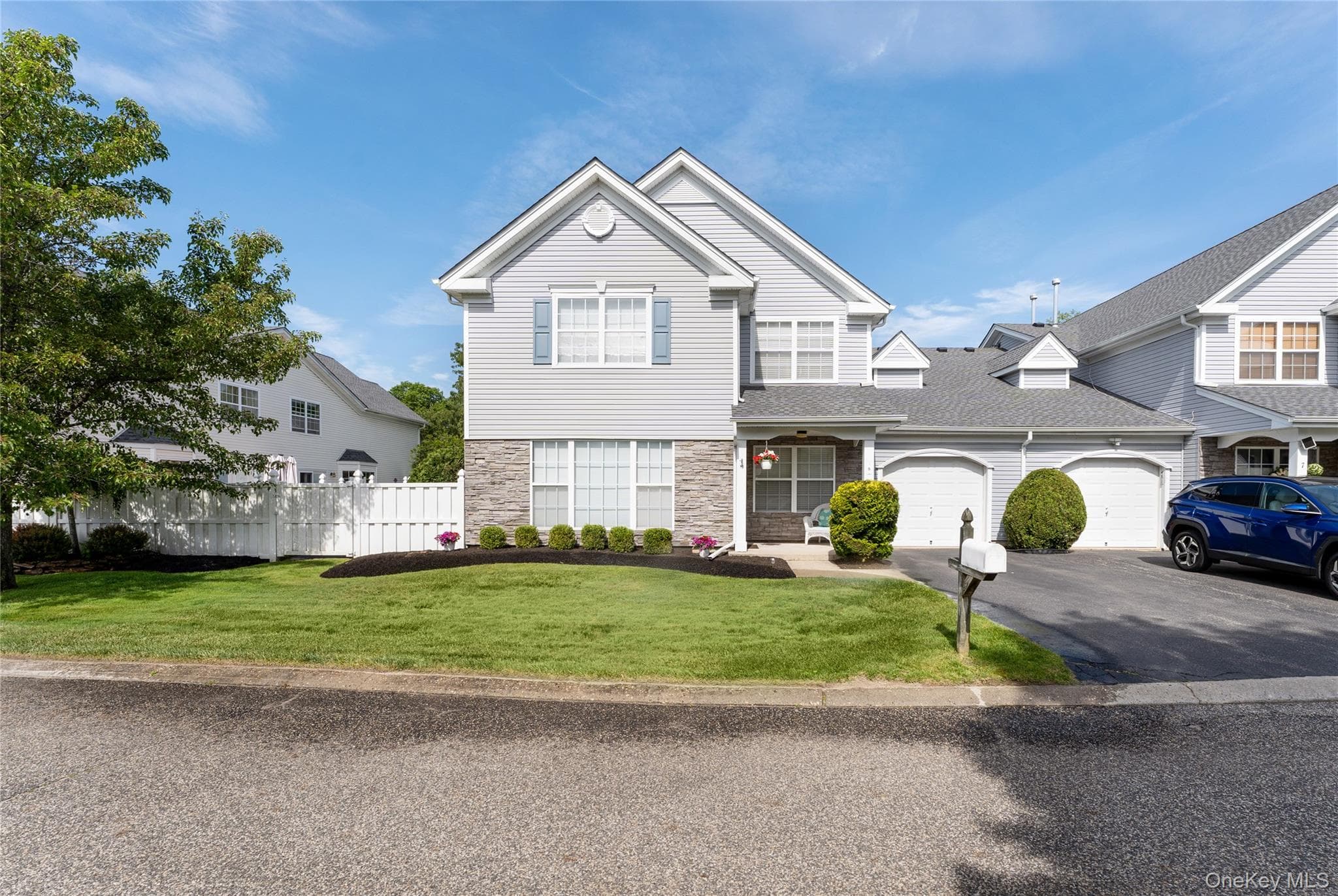 5 Robert Lane Unit: 5, Middle Island
