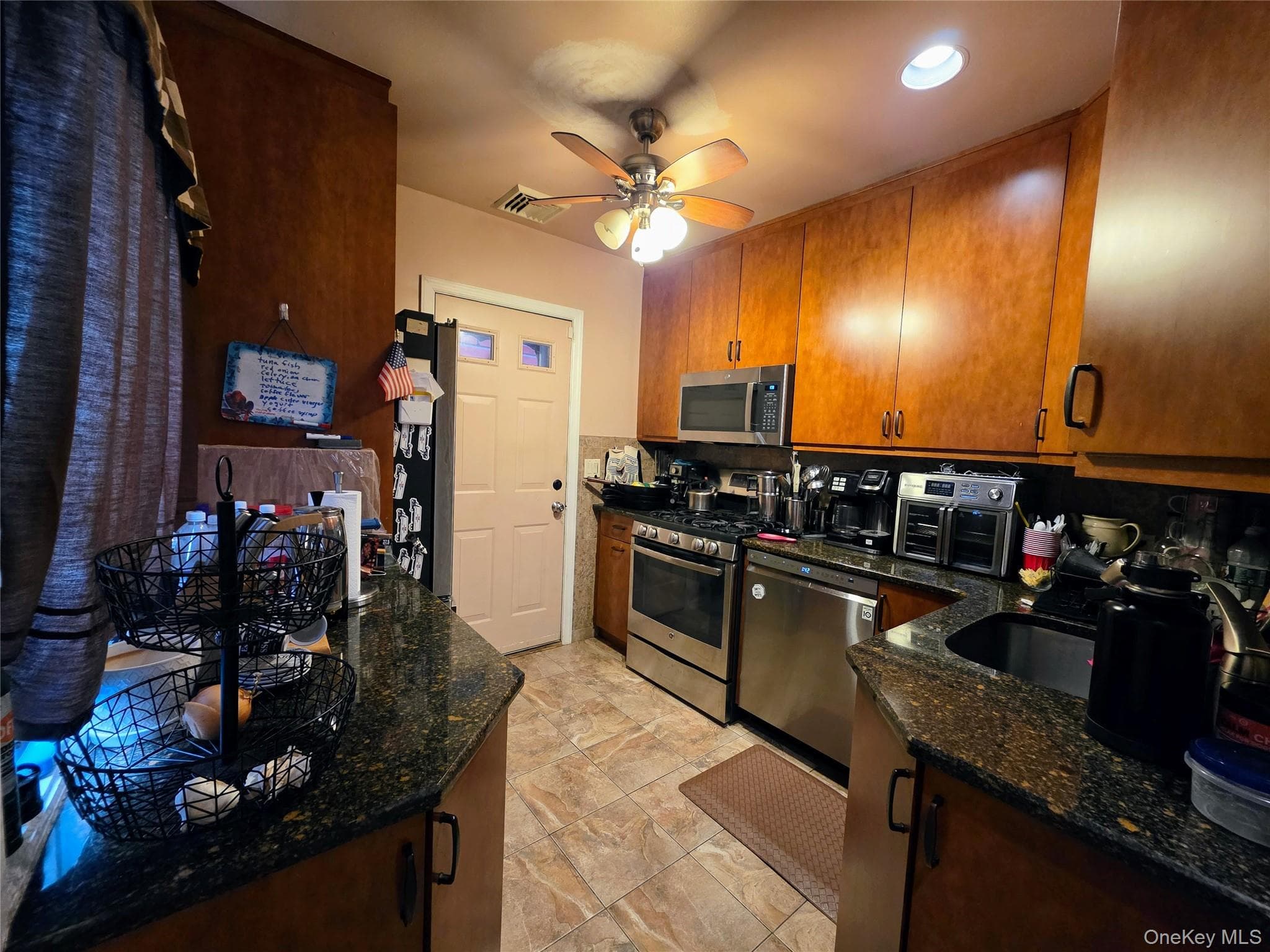 354 E Beech Street thumbnail 3