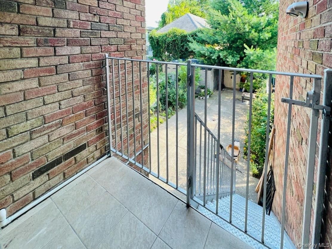 310 Delaware Avenue thumbnail 21