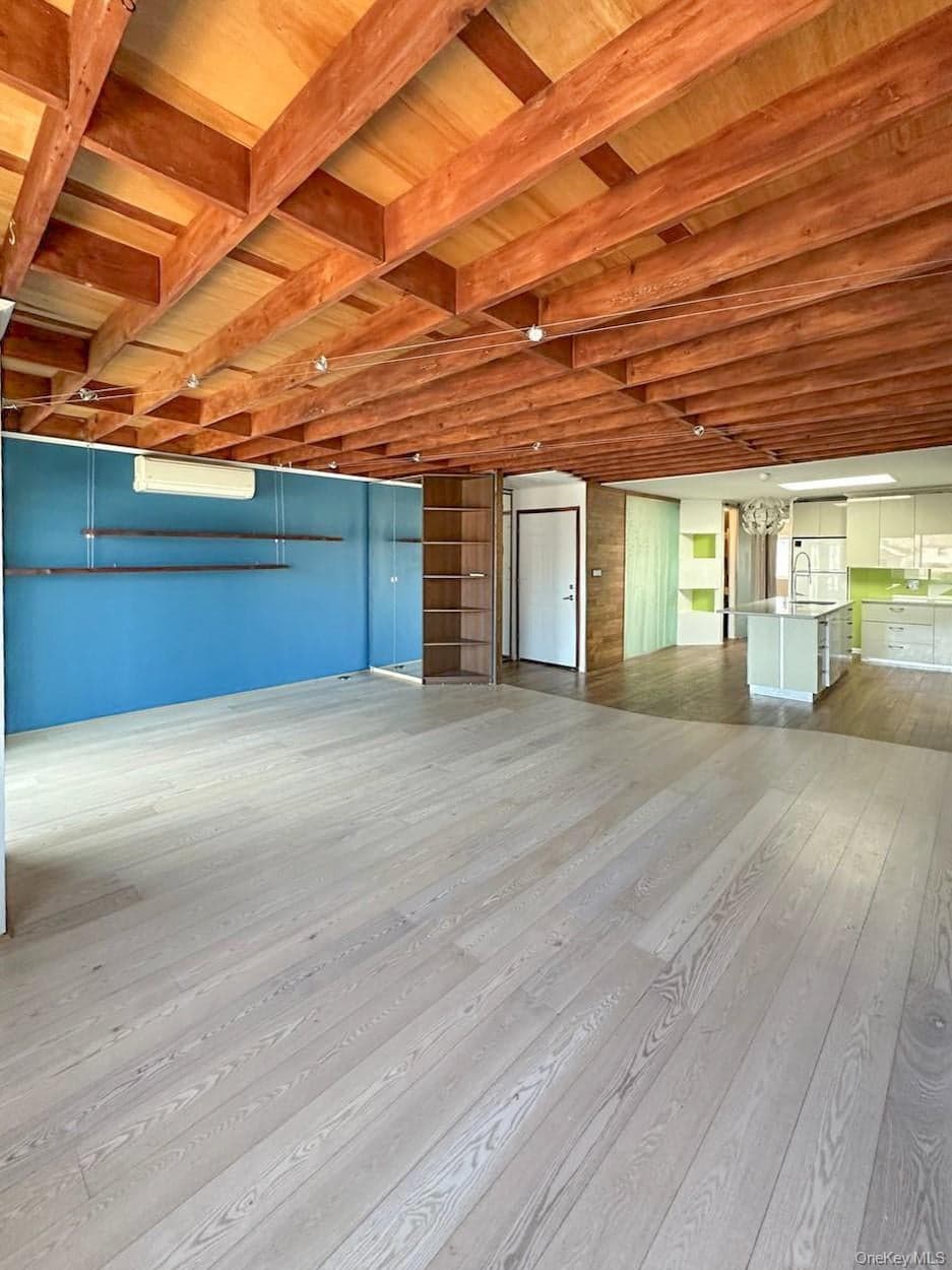 310 Delaware Avenue thumbnail 5