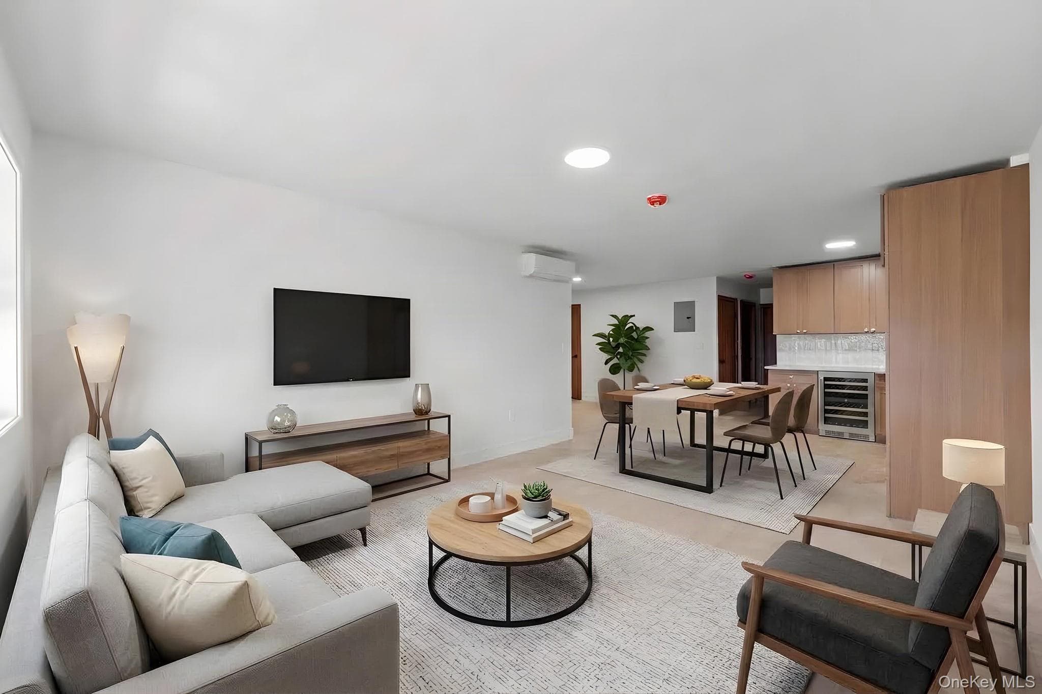 775 E 216th Street thumbnail 6