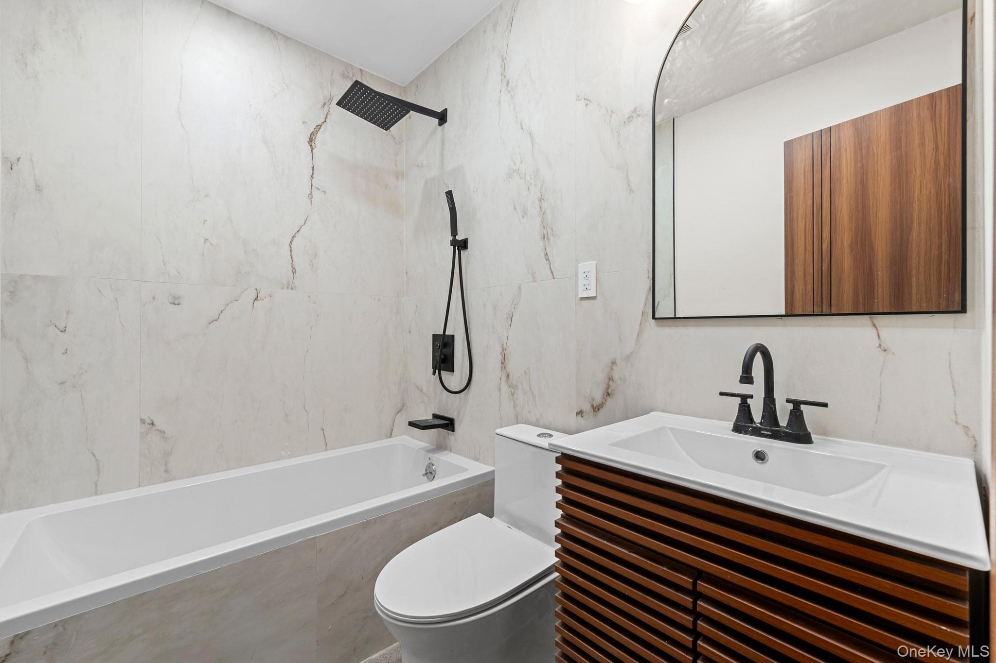 775 E 216th Street thumbnail 11
