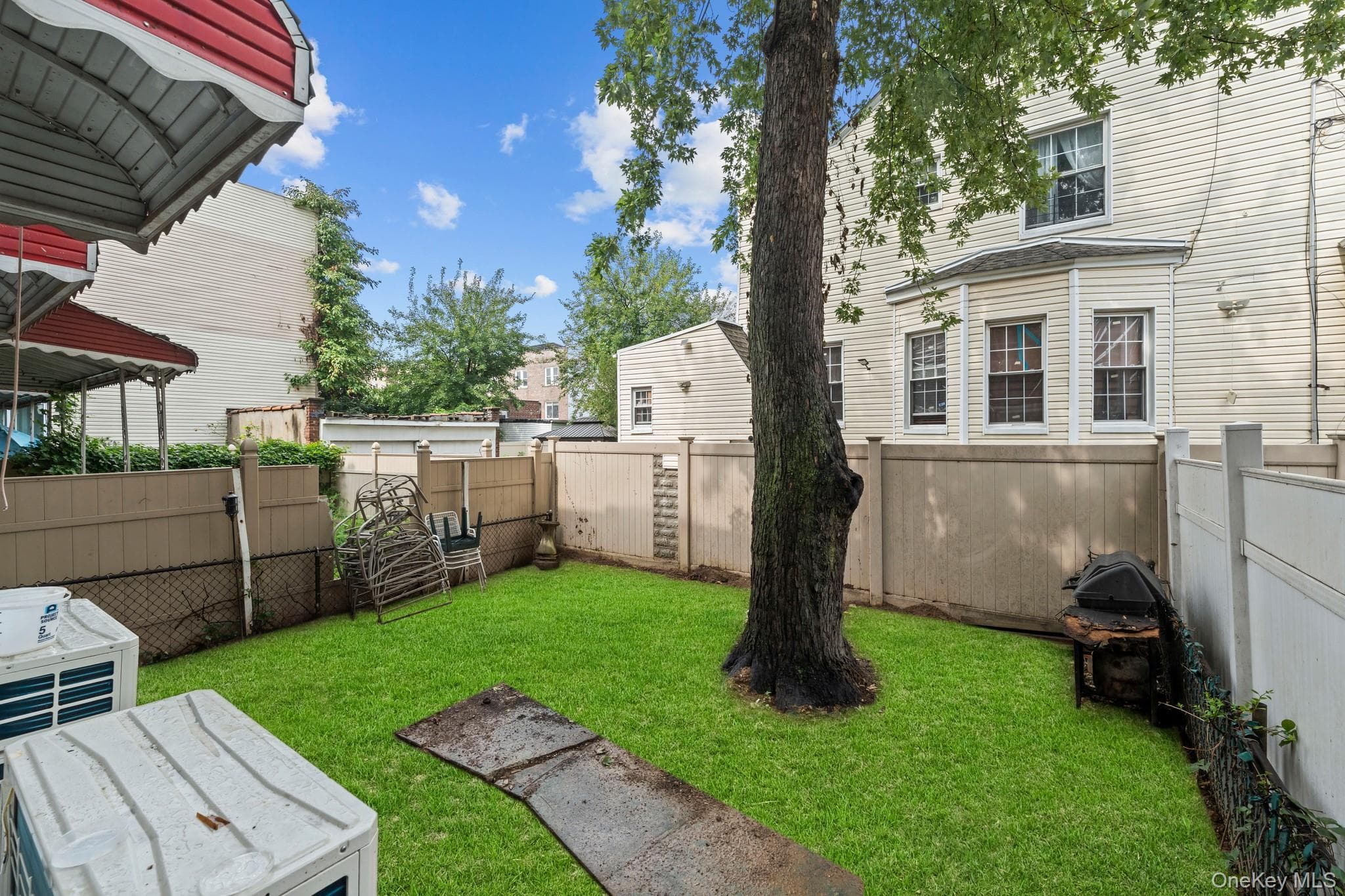 775 E 216th Street thumbnail 13