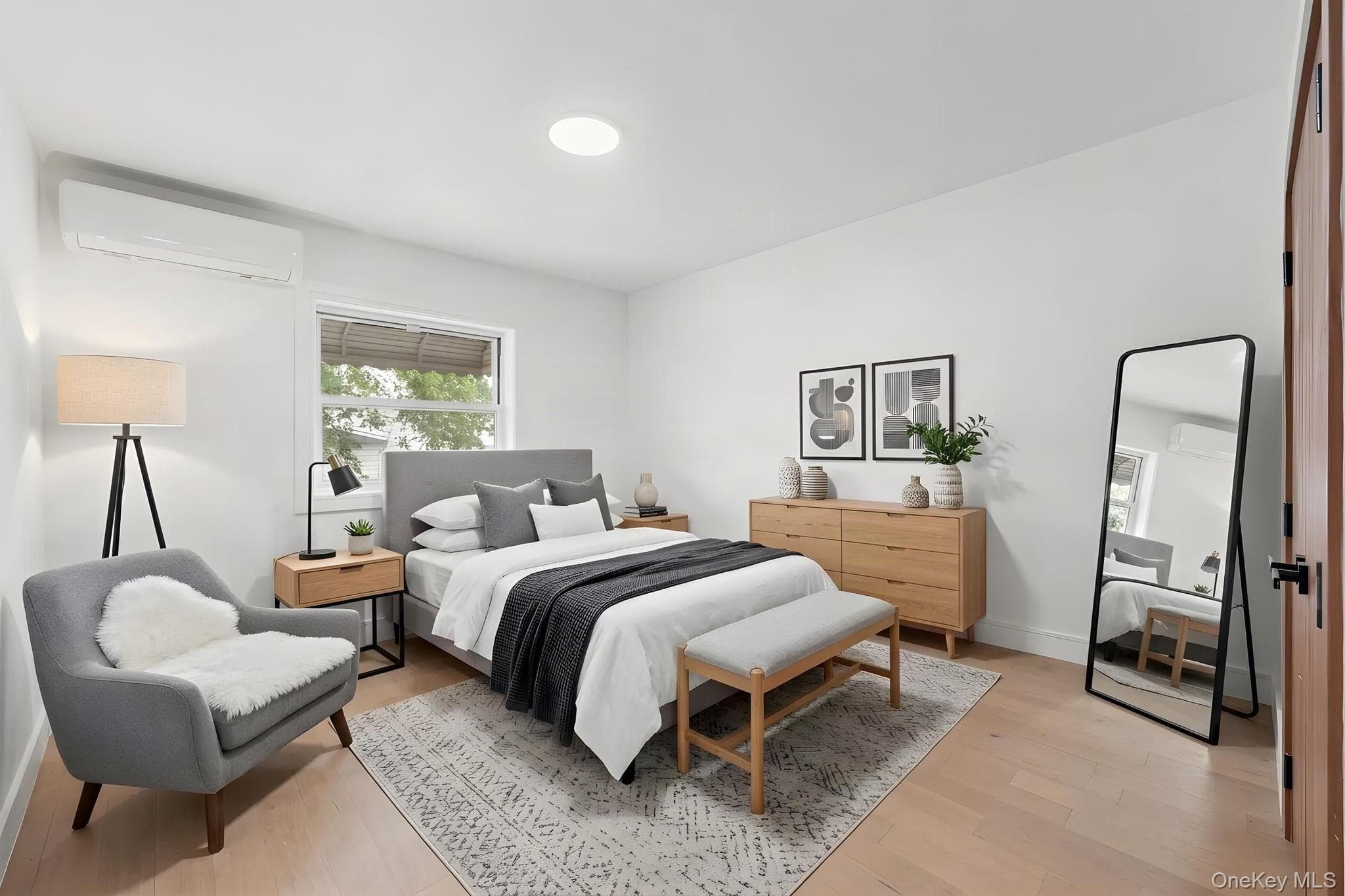 775 E 216th Street thumbnail 5