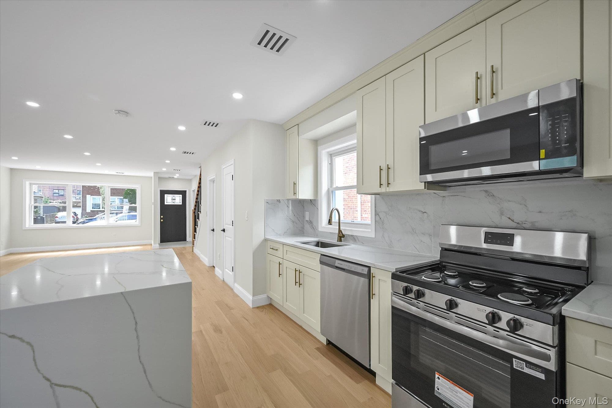 14123 Hoover Avenue thumbnail 24
