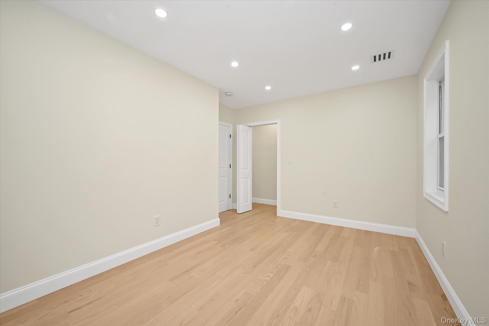 14123 Hoover Avenue thumbnail 7