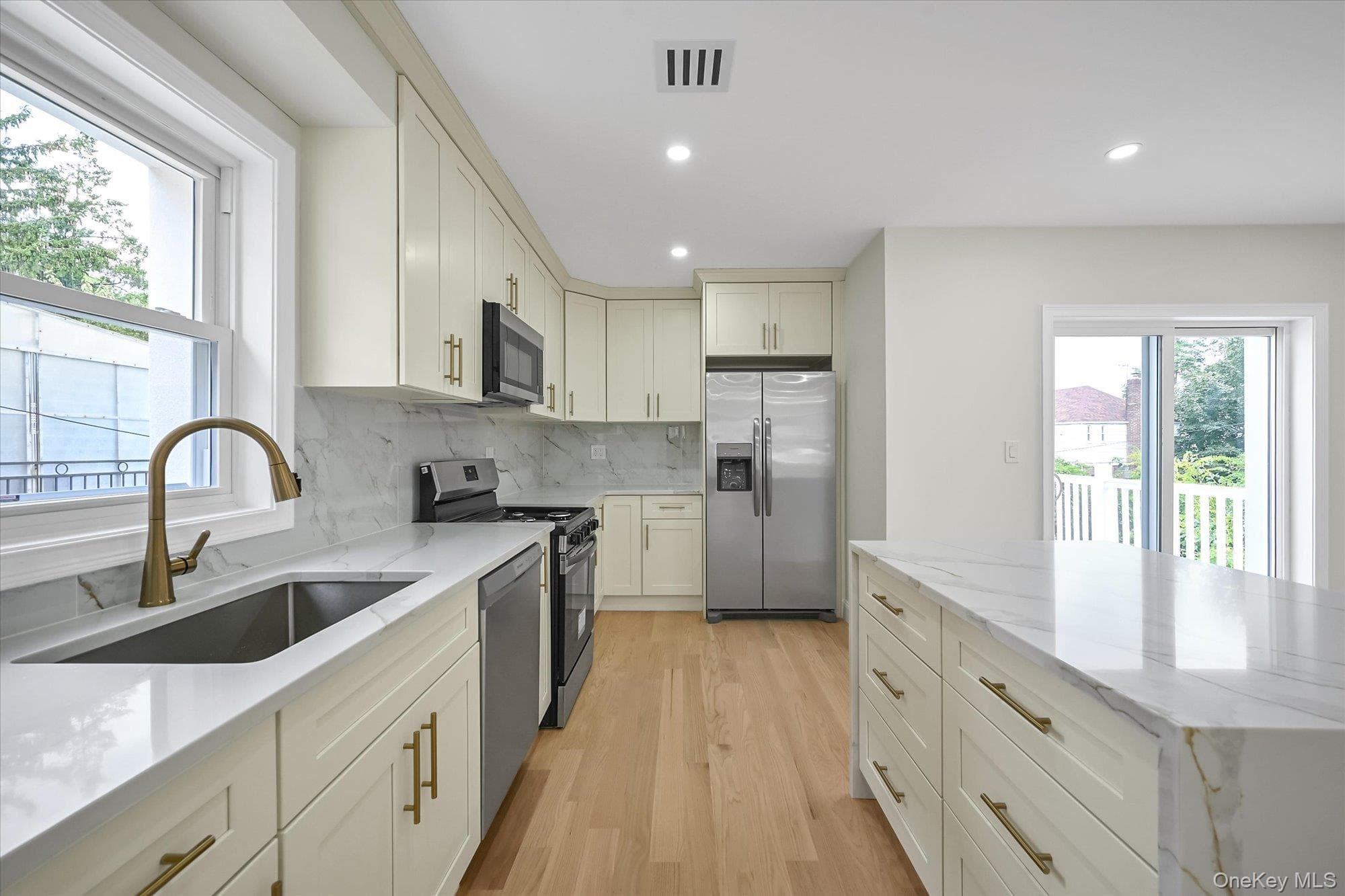 14123 Hoover Avenue thumbnail 21