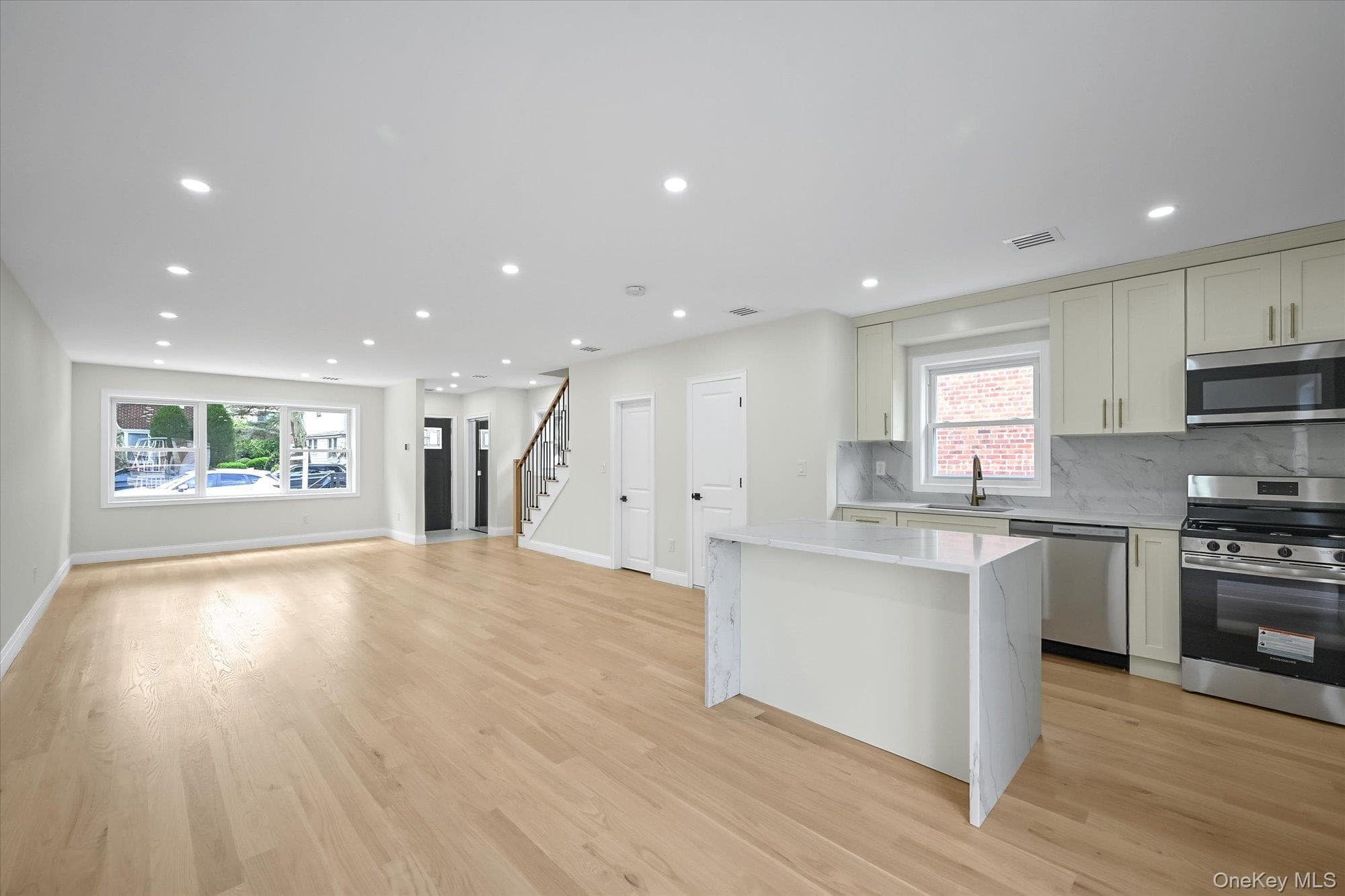14123 Hoover Avenue thumbnail 20