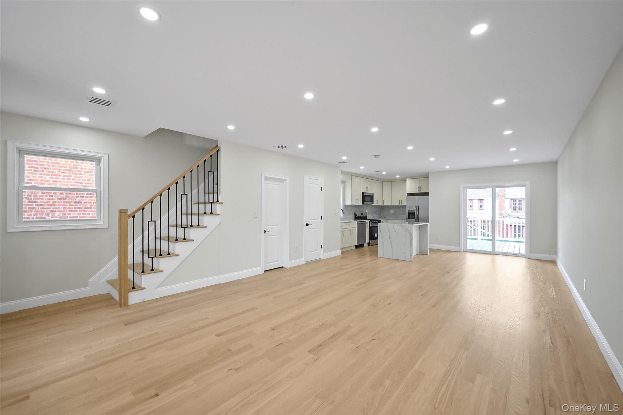 14123 Hoover Avenue thumbnail 17