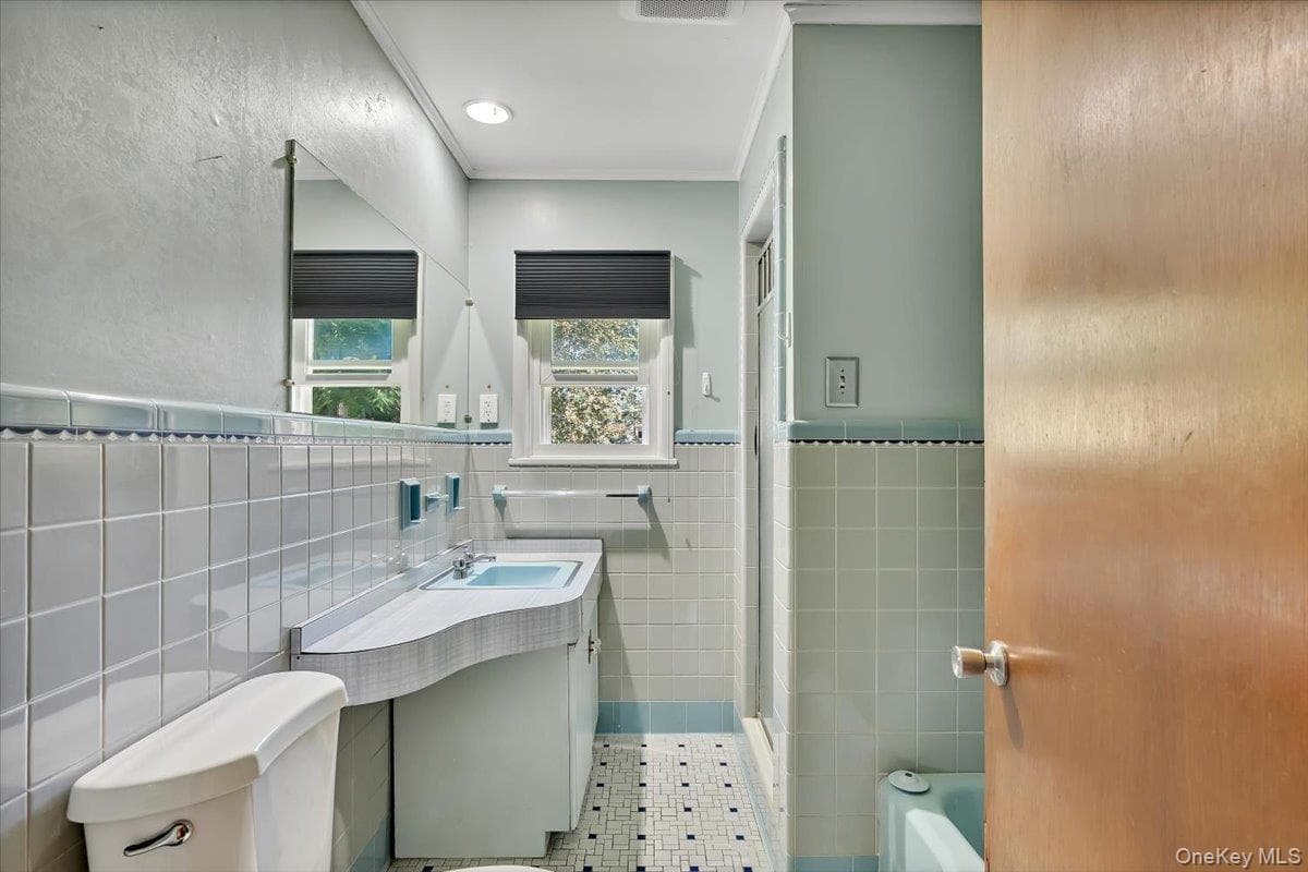 10 Eastland Avenue thumbnail 27