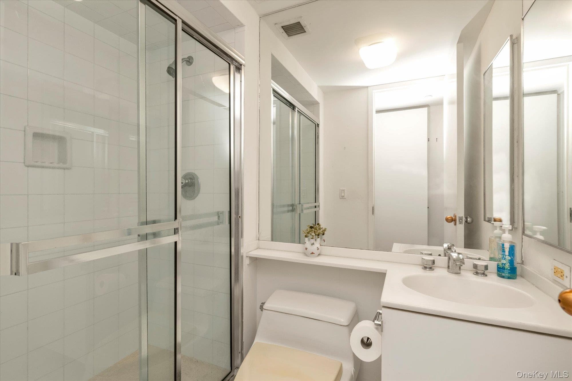 100 Hilton Avenue Unit: M3 thumbnail 10