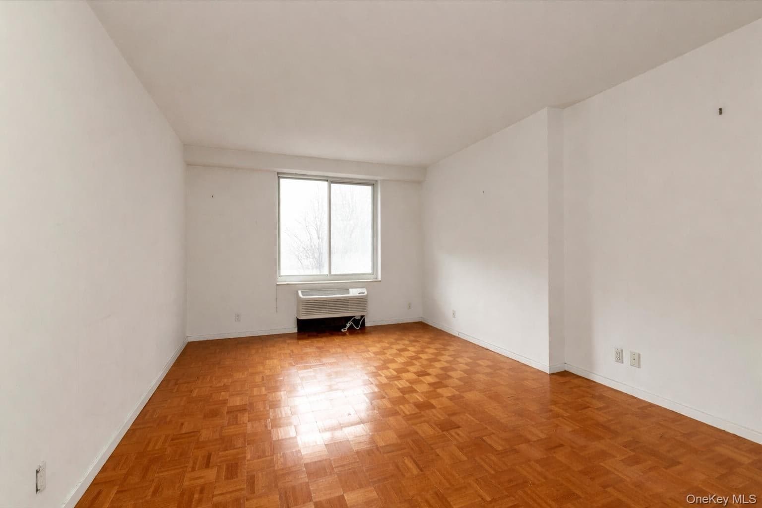 100 Hilton Avenue Unit: M3 thumbnail 6