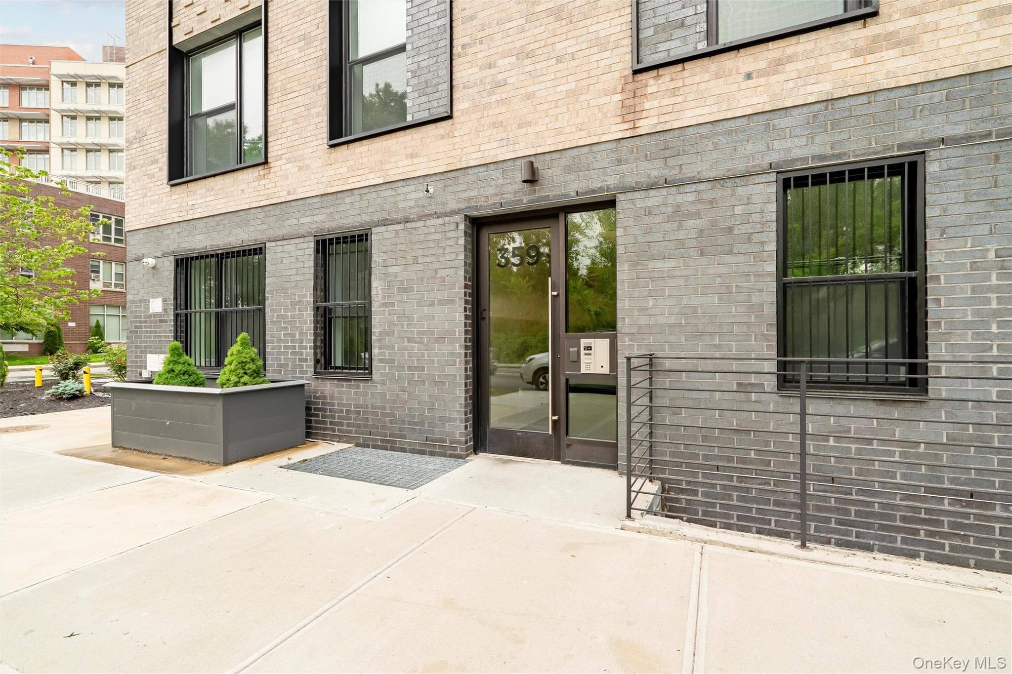 359 Bronx River Avenue Unit: 3B thumbnail 4