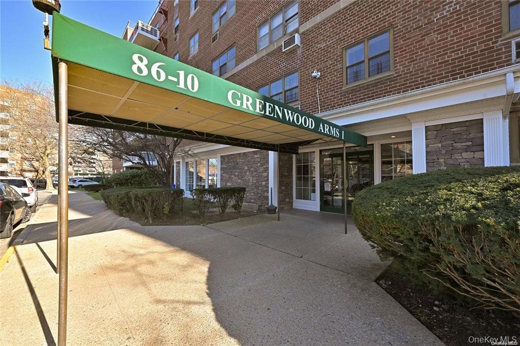 8610 151st Avenue Unit: 4C, Howard Beach