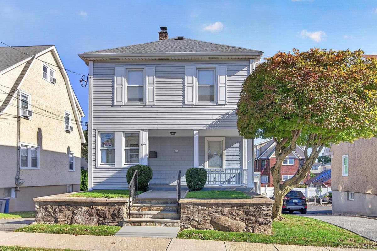 200 Lakeview Avenue photo 1