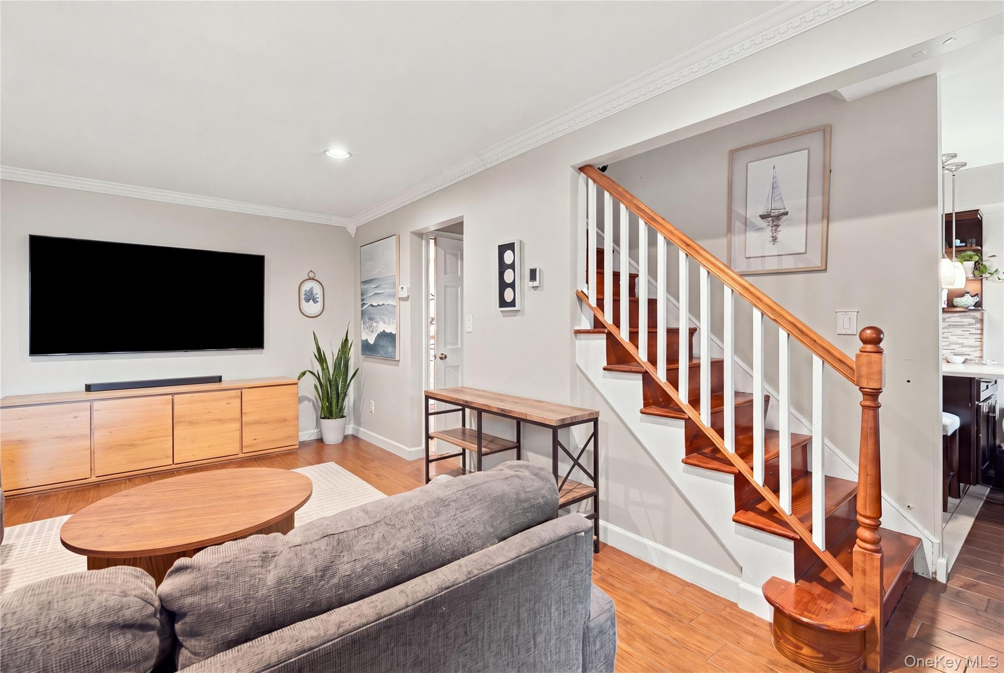 1 Alhambra Drive thumbnail 3