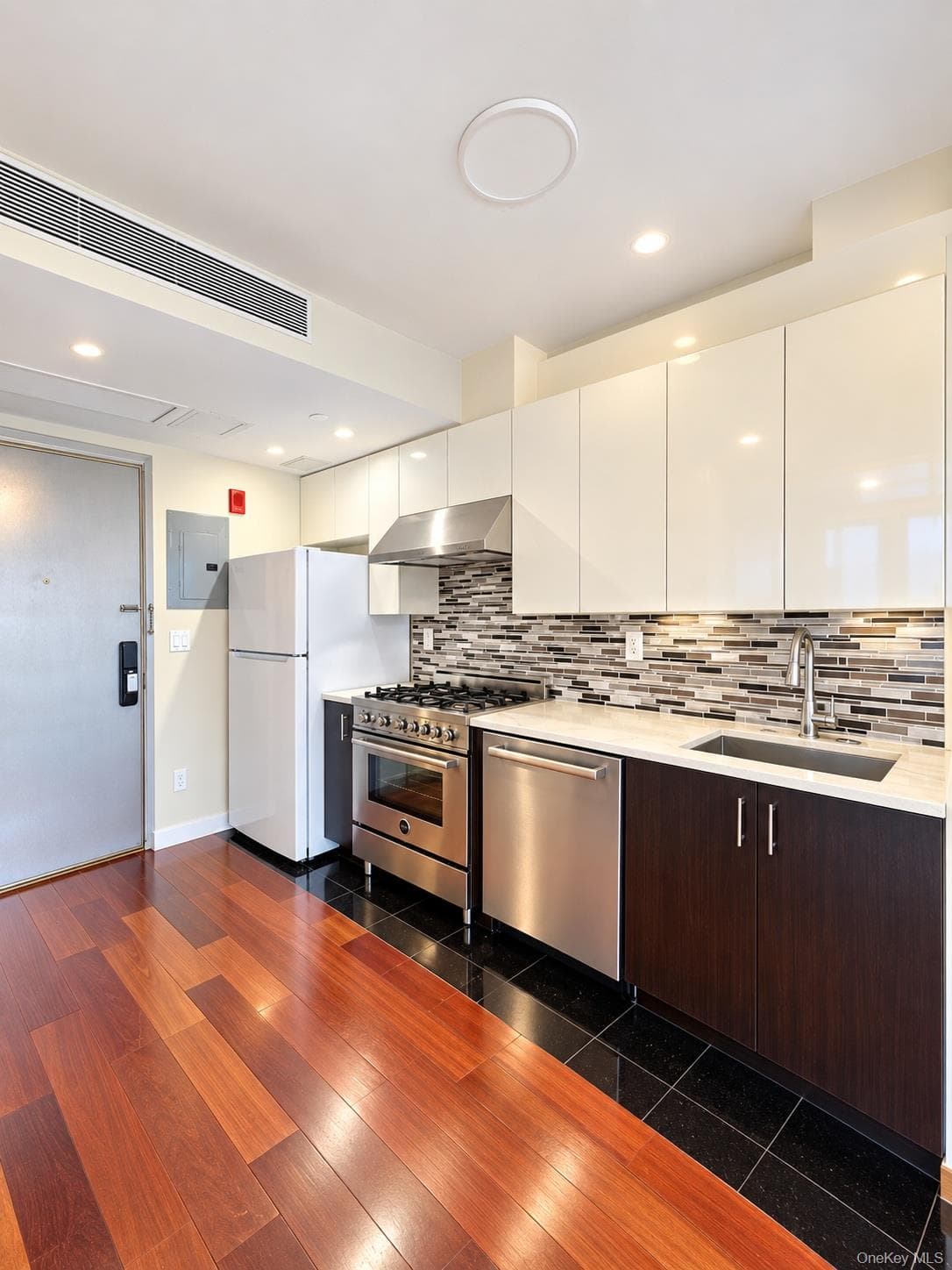 14238 37th Avenue Unit: 4A thumbnail 2