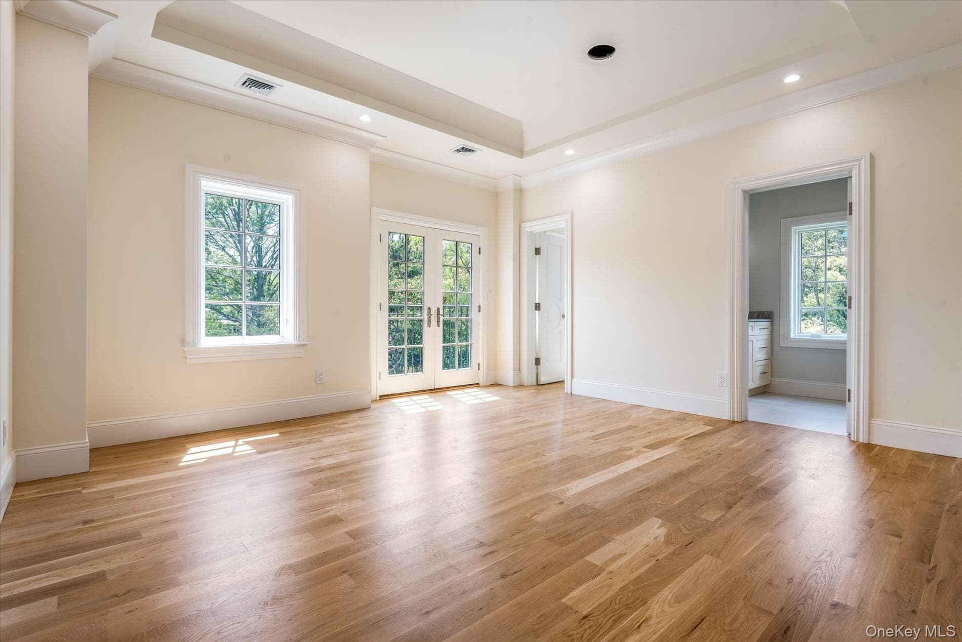 566 E Shore Road thumbnail 26