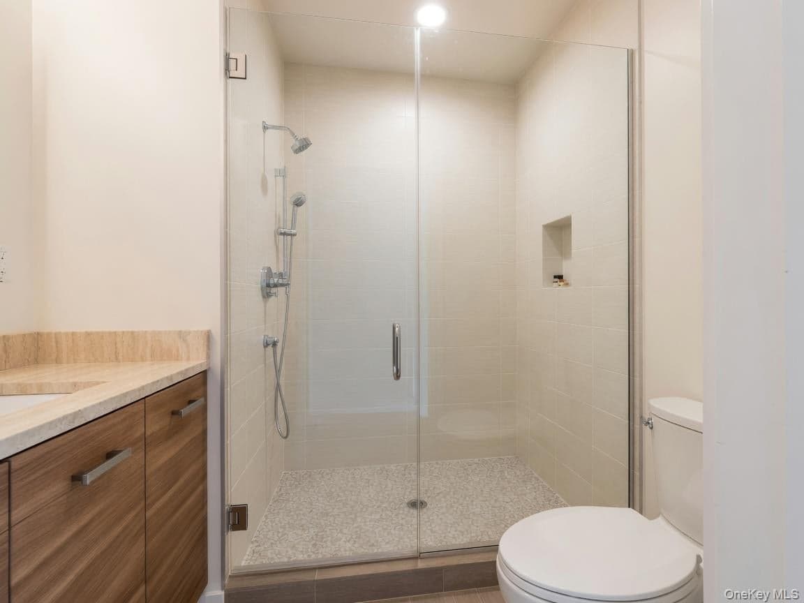 221 Bay Walk thumbnail 16