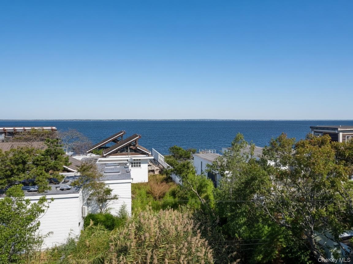 221 Bay Walk thumbnail 27