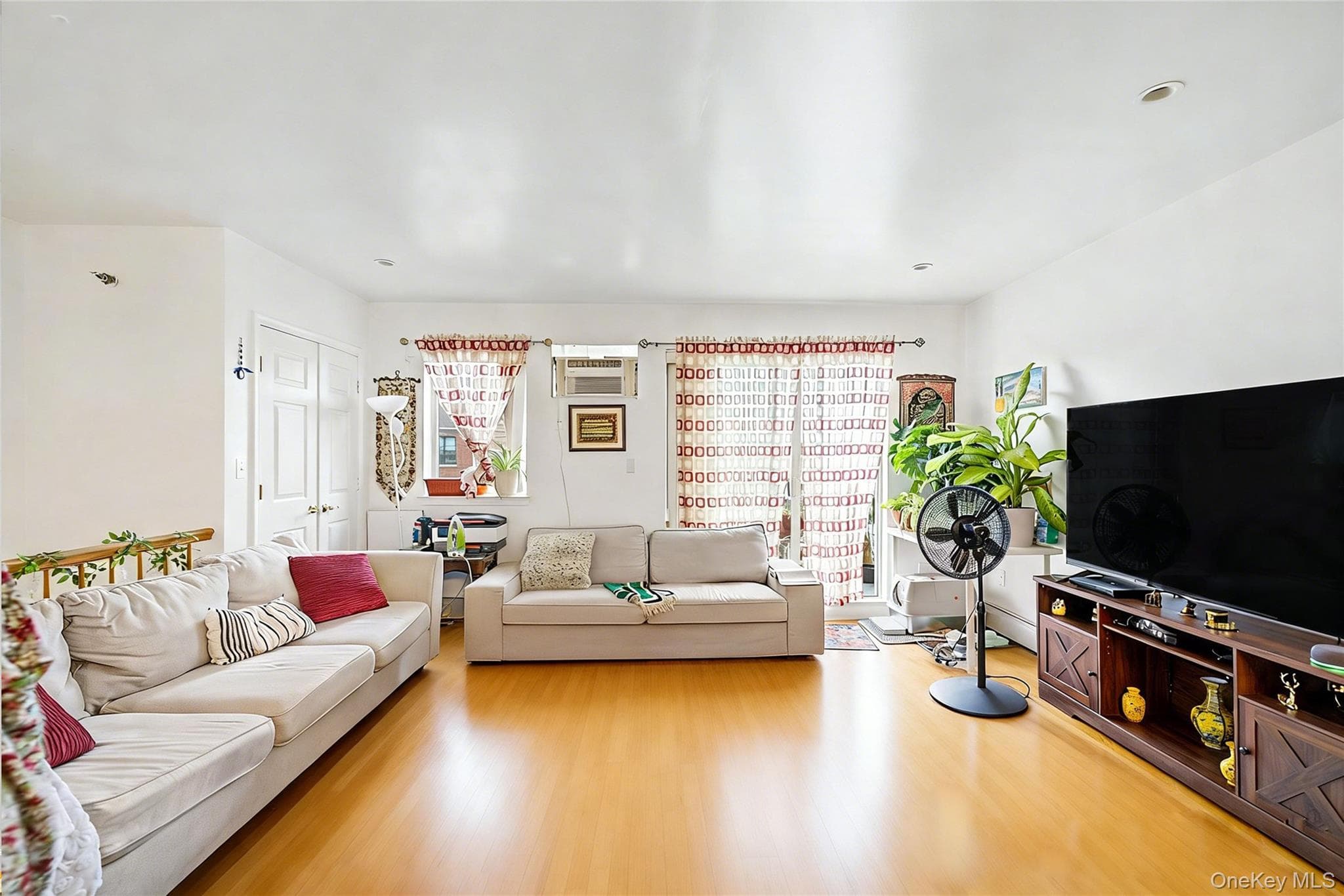 284 Dahlgren Place thumbnail 12