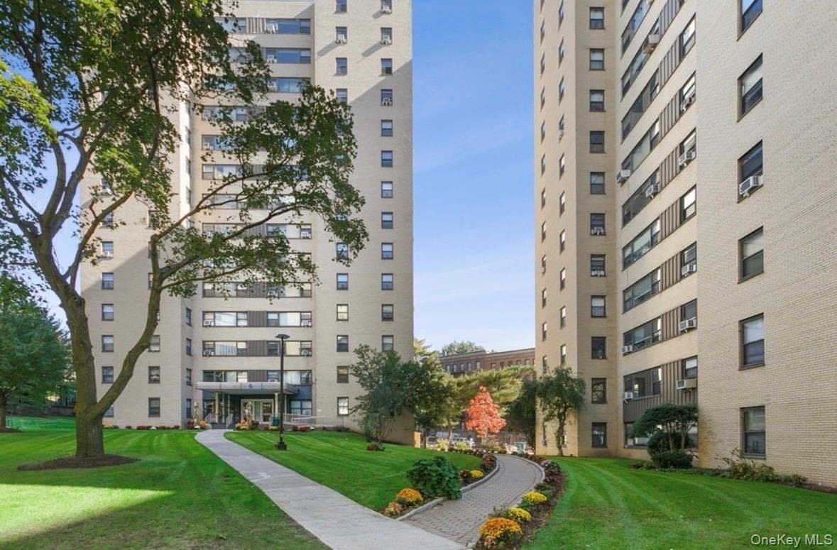 5 Fordham Hill Oval Unit: 10D photo 1