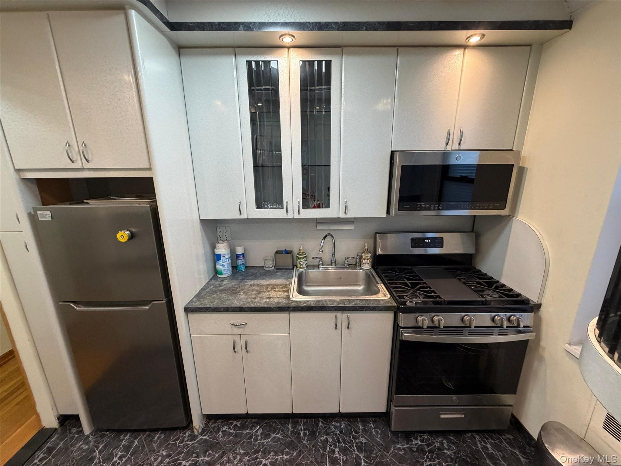99-63 66th Avenue Unit: B12 thumbnail 5