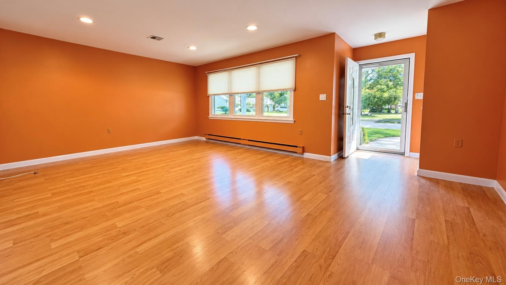 346 Edinburgh Drive thumbnail 5