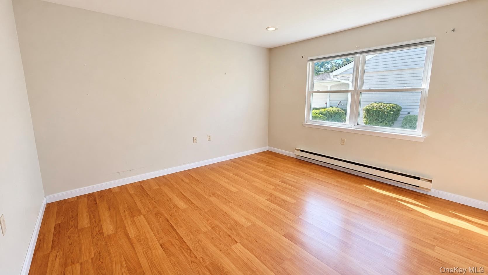 346 Edinburgh Drive thumbnail 9