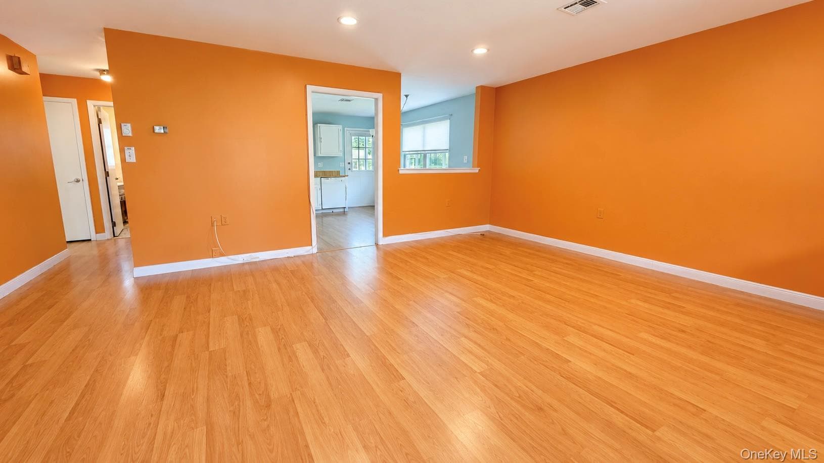 346 Edinburgh Drive thumbnail 7