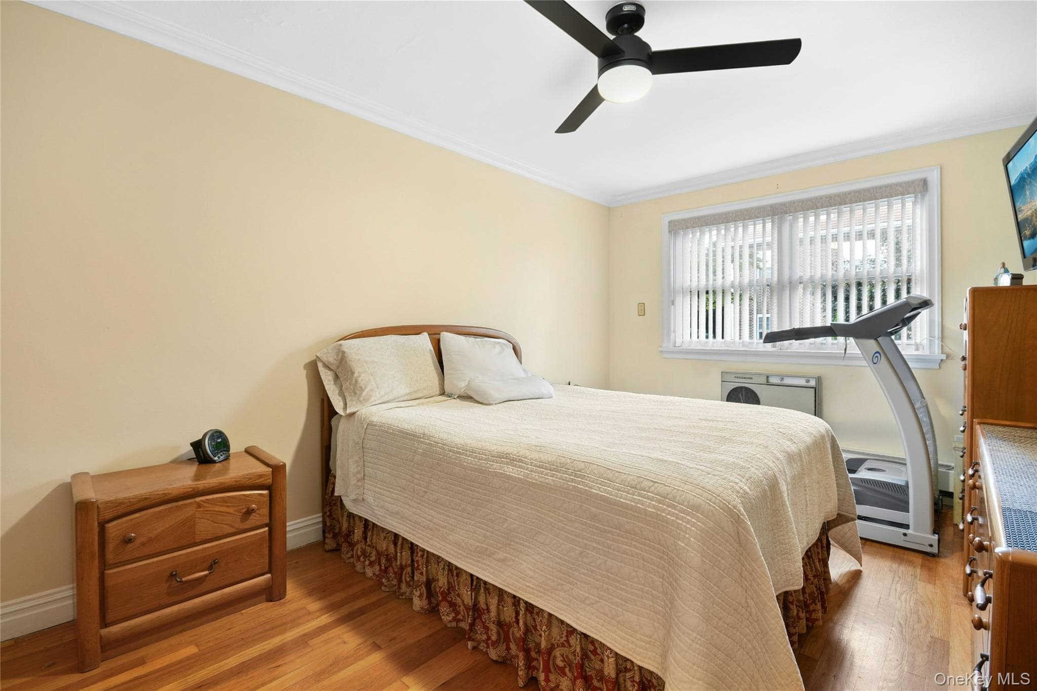 137 E 235th Street thumbnail 15