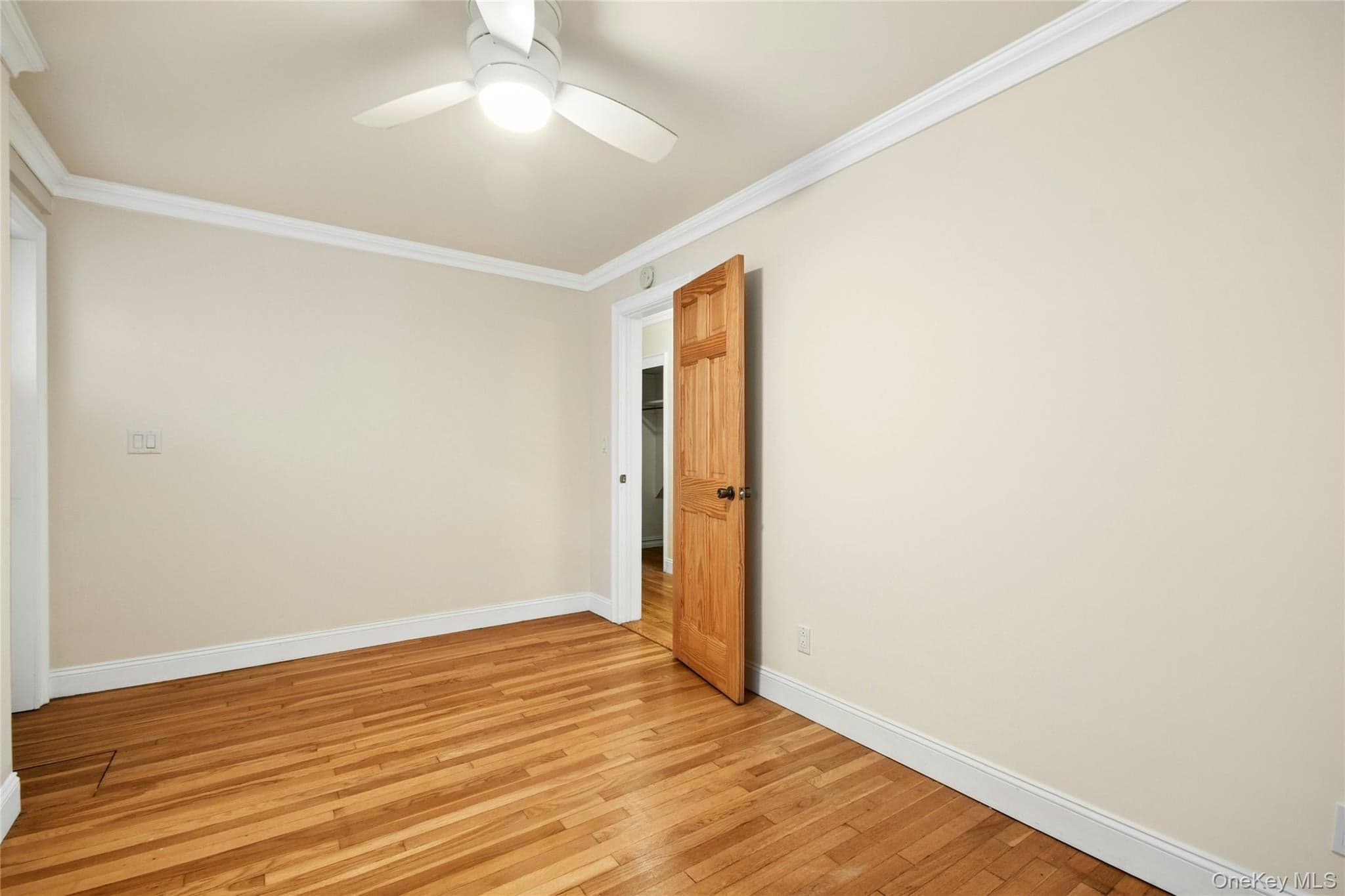 137 E 235th Street thumbnail 4