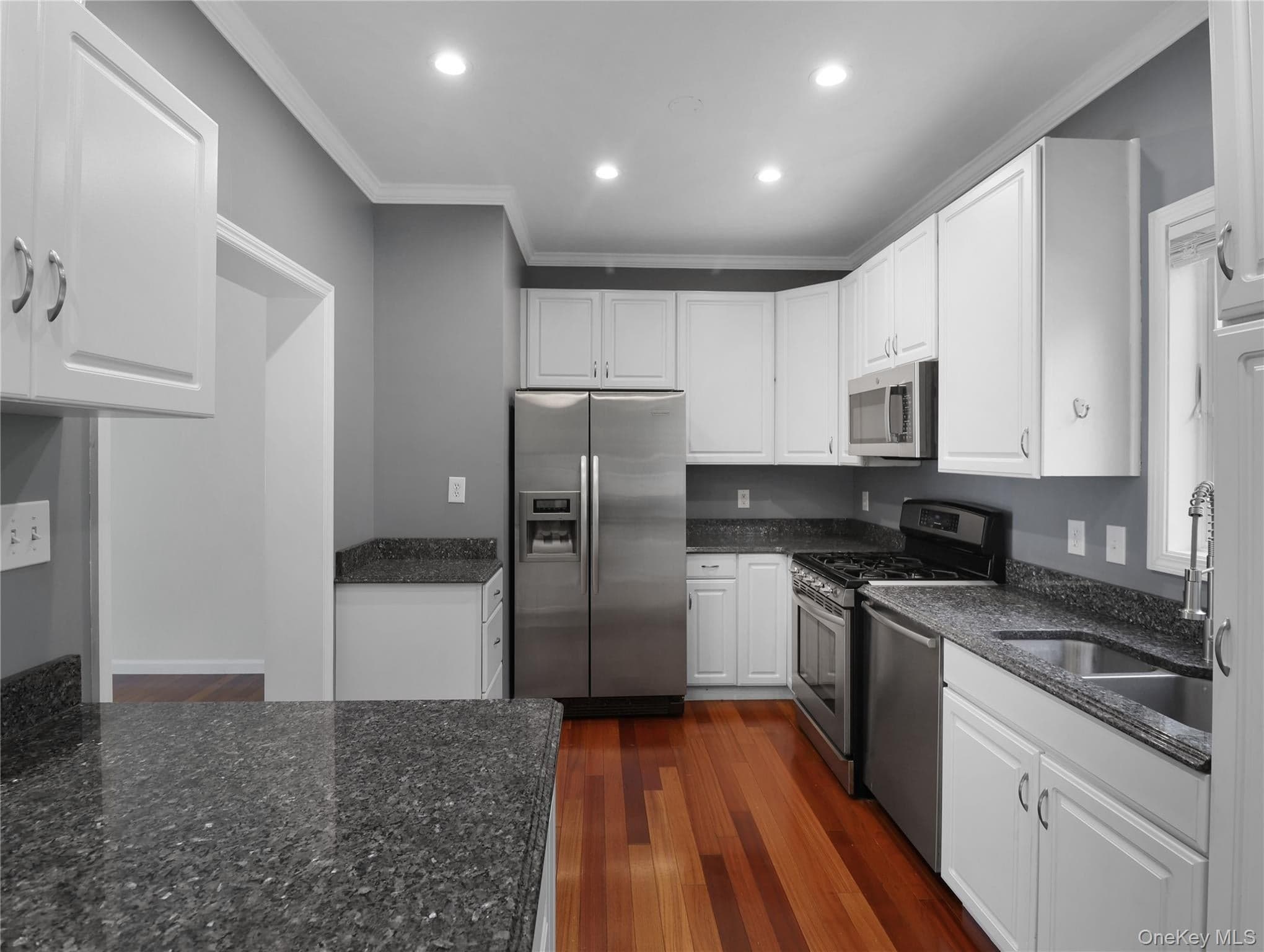 53 Leif Boulevard thumbnail 14