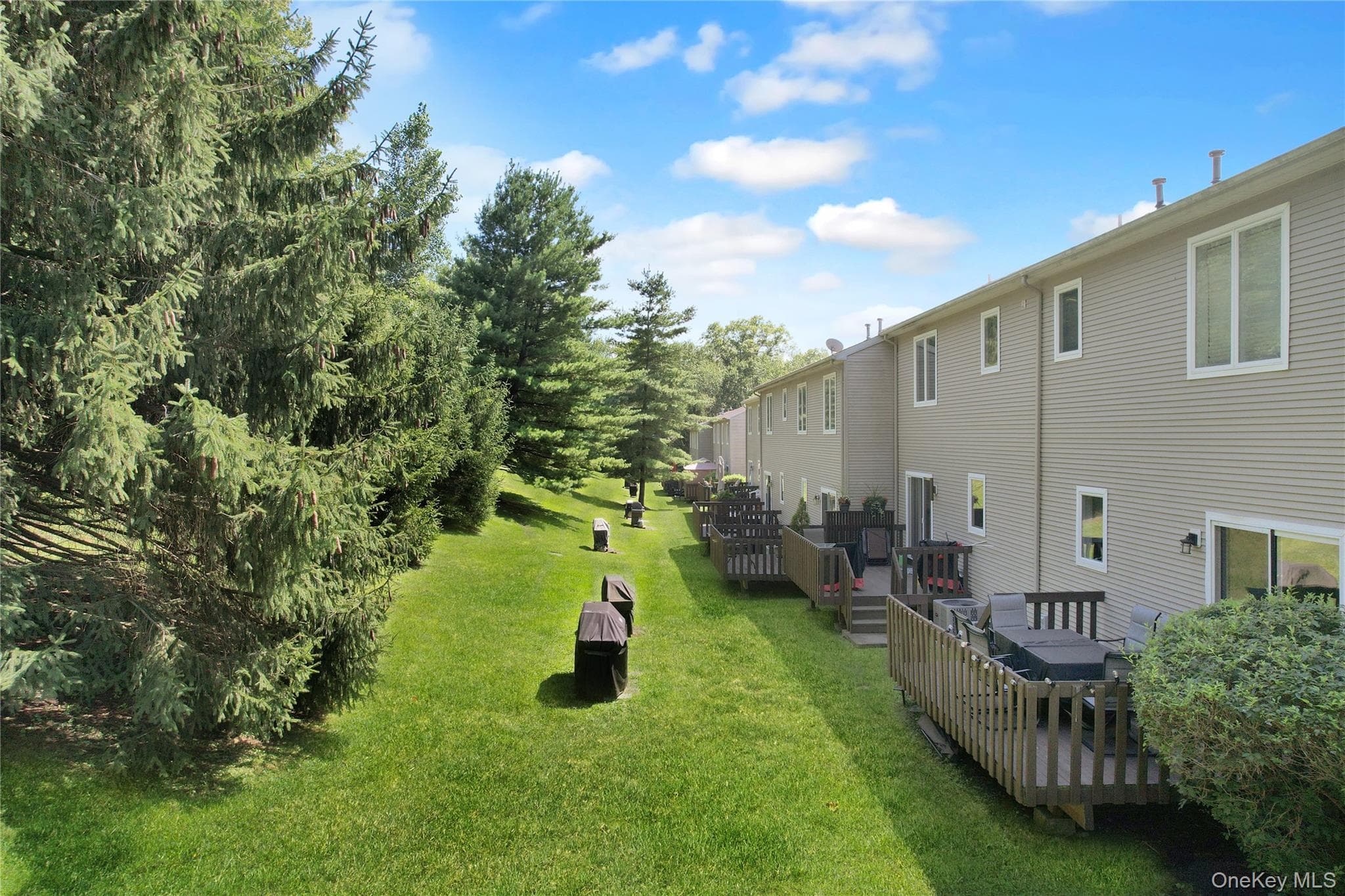 53 Leif Boulevard thumbnail 4