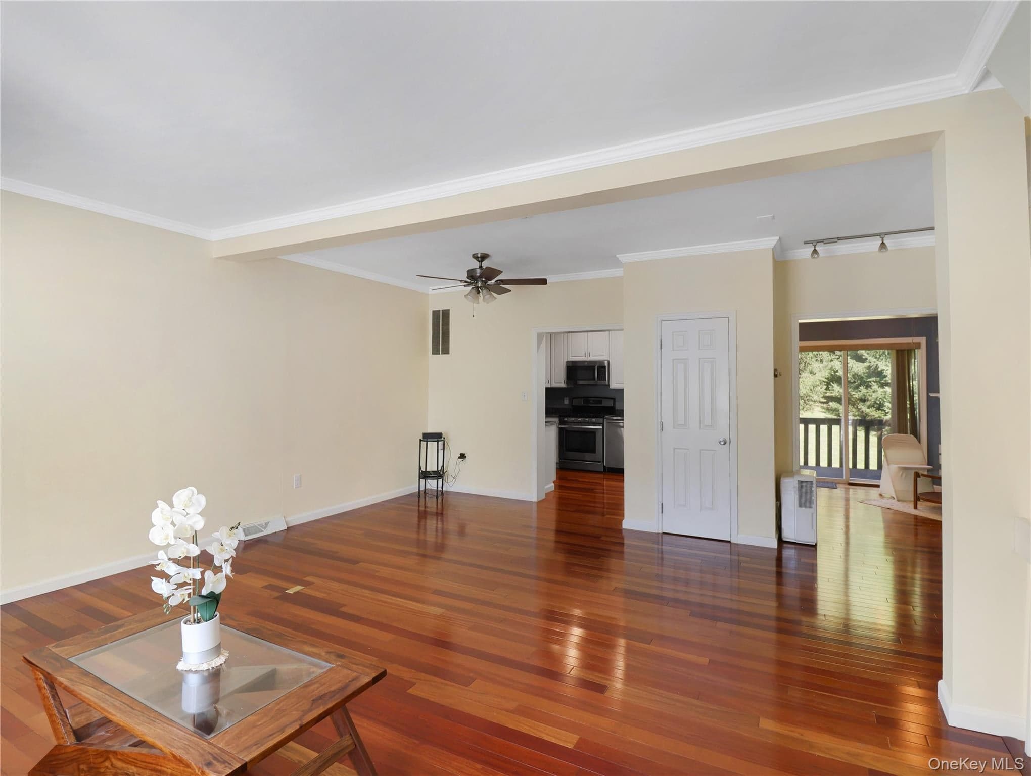 53 Leif Boulevard thumbnail 9