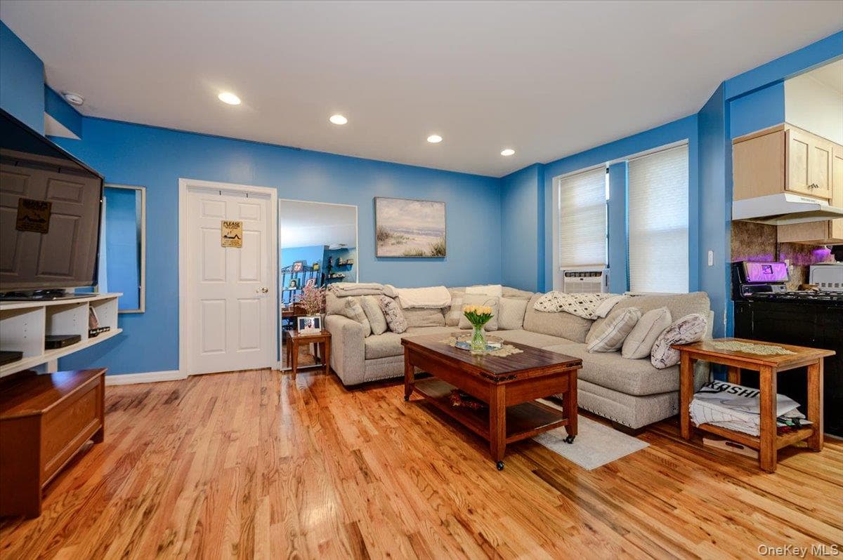 25 W Broadway Unit: 417 thumbnail 2