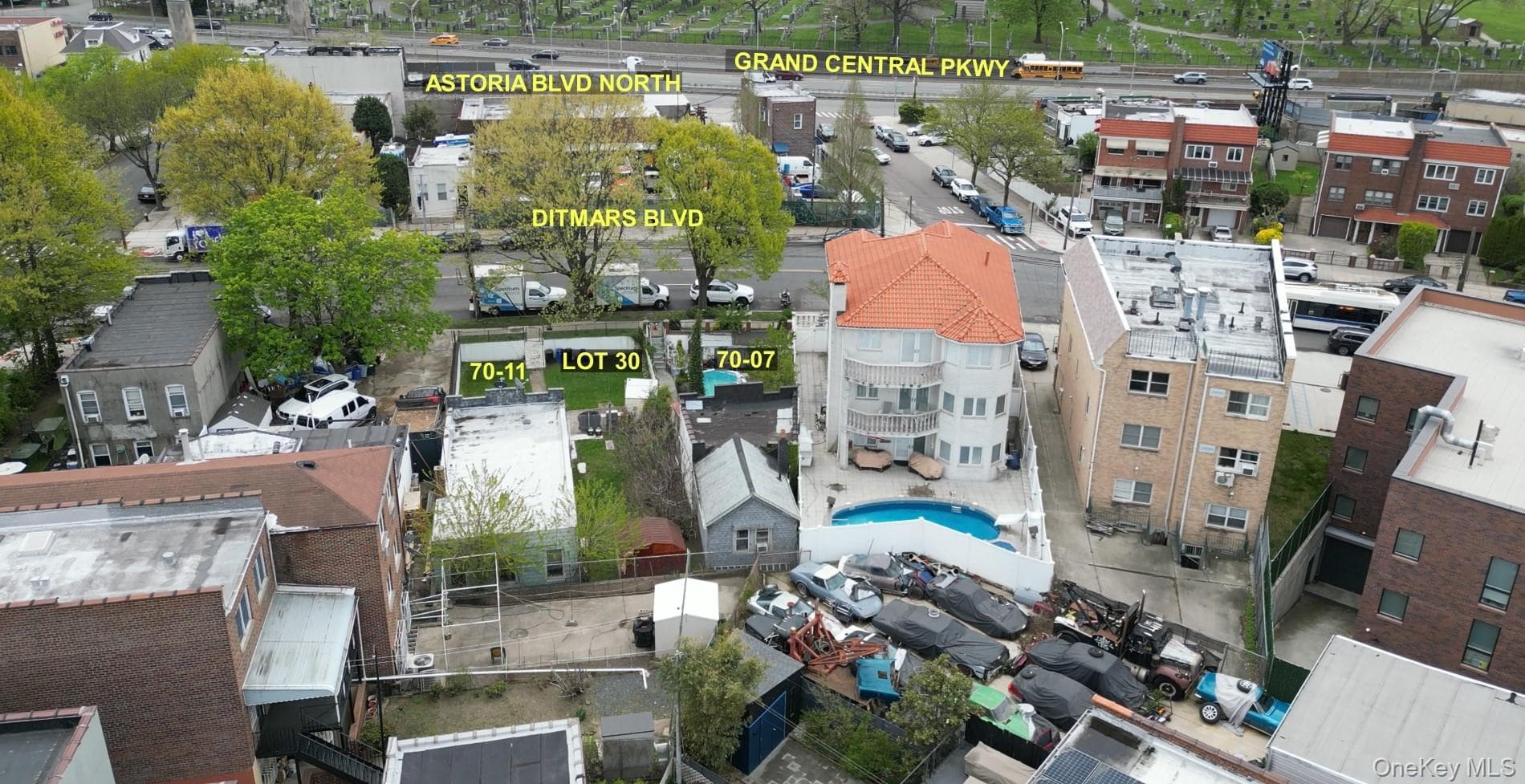 70-11 Ditmars Boulevard thumbnail 11