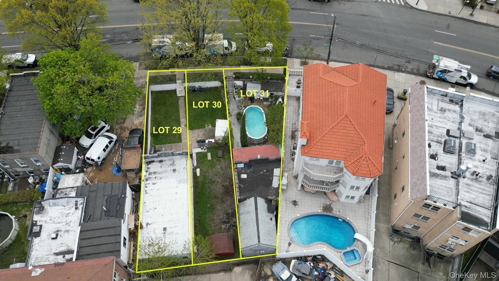 70-11 Ditmars Boulevard thumbnail 3