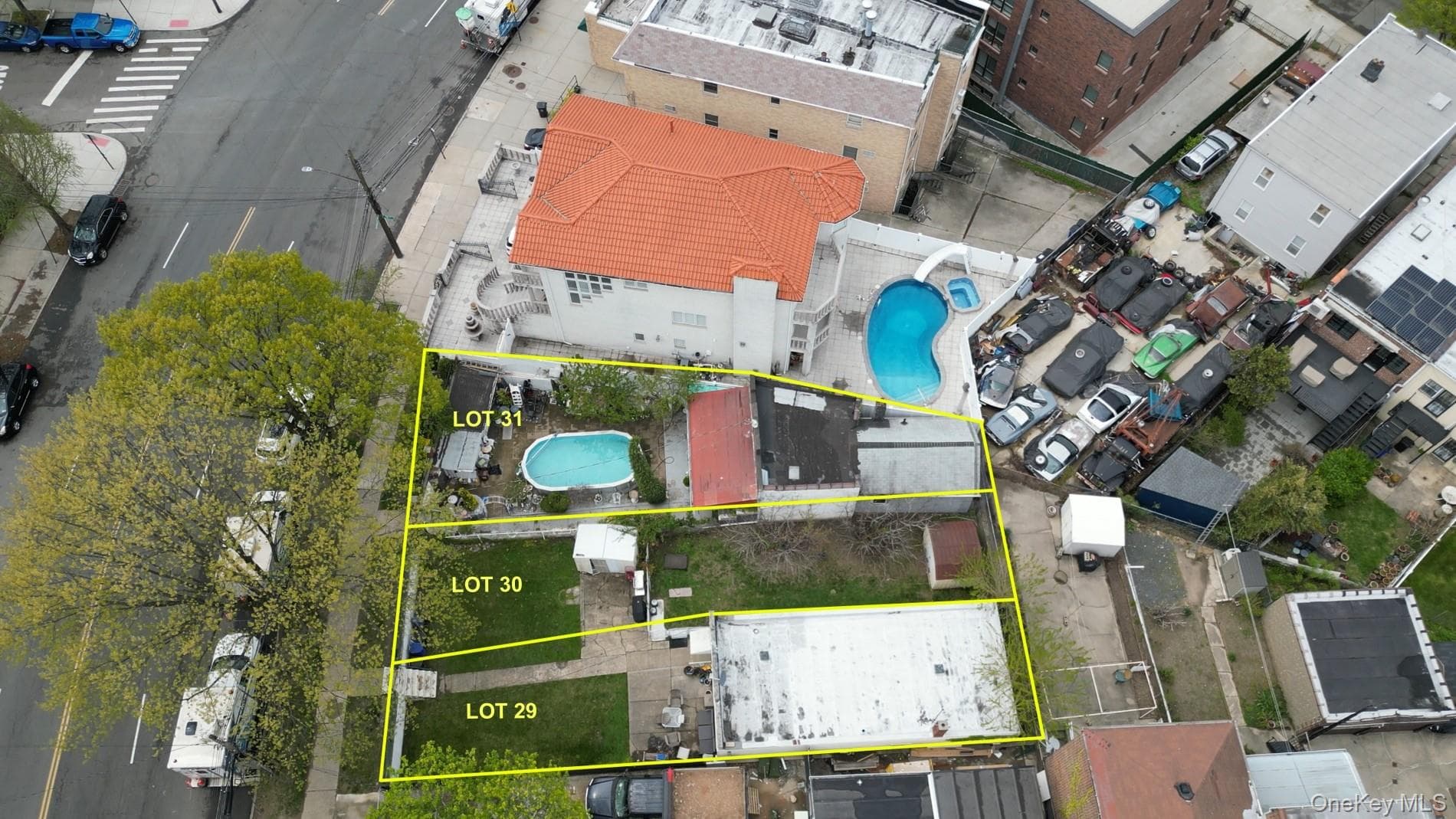 70-11 Ditmars Boulevard thumbnail 6