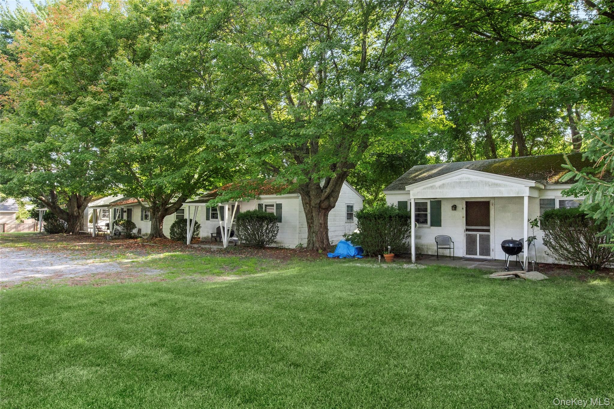 8 Boathouse Road, Hampton Bays