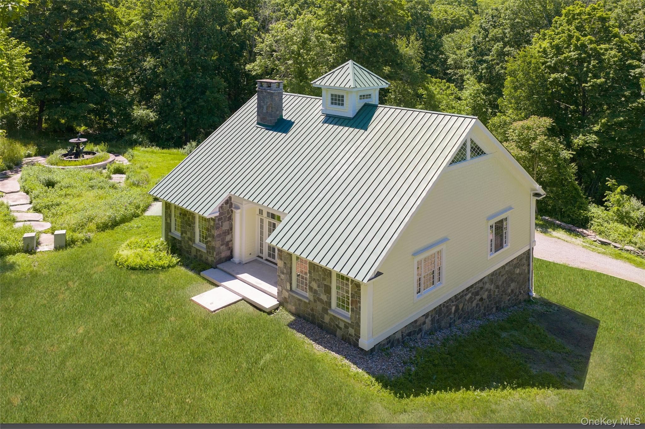 46 Hoxie Road thumbnail 4