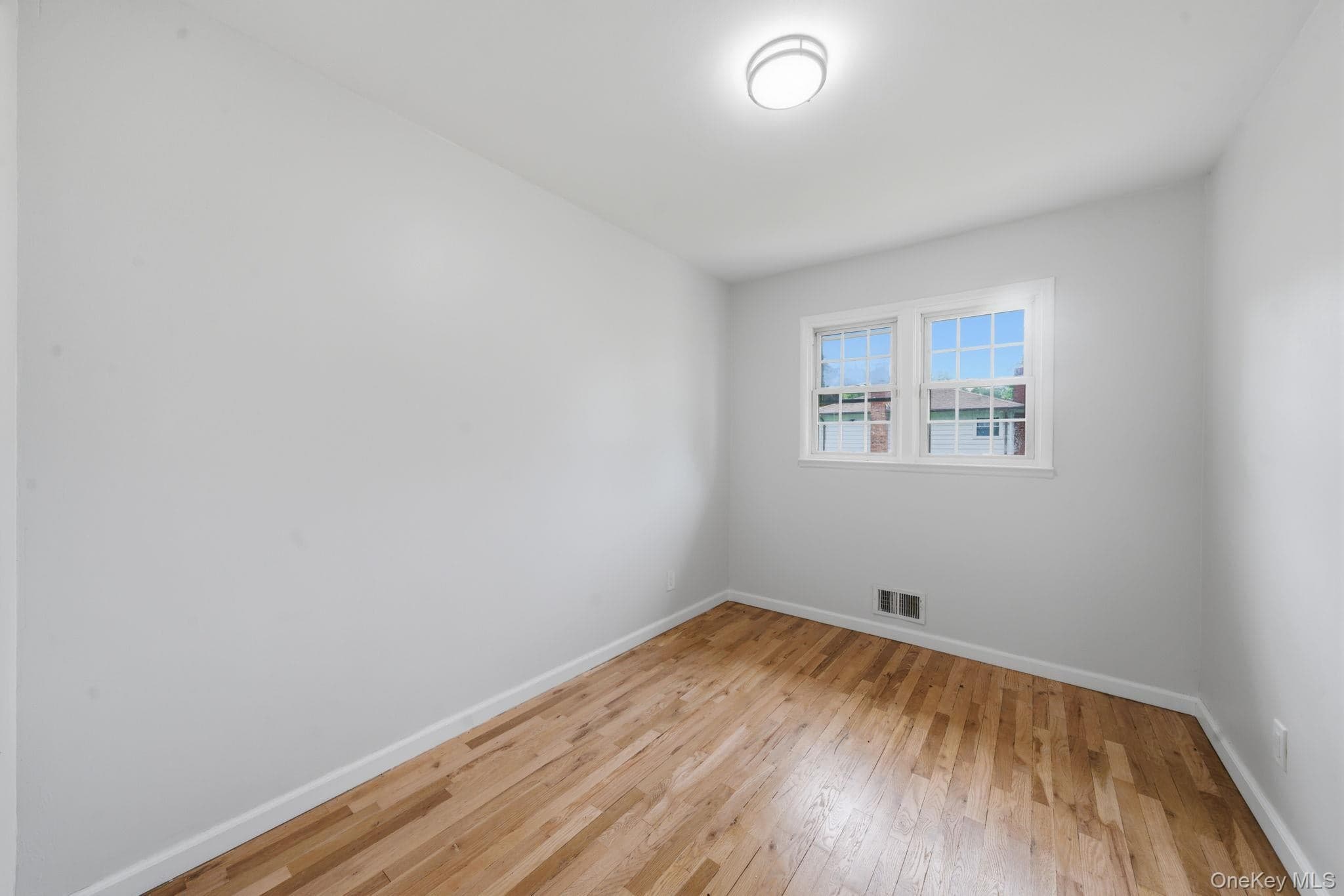 335 Lewis Avenue thumbnail 18