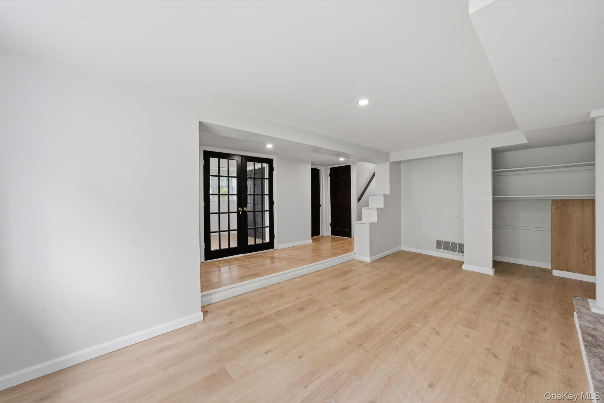 335 Lewis Avenue thumbnail 14