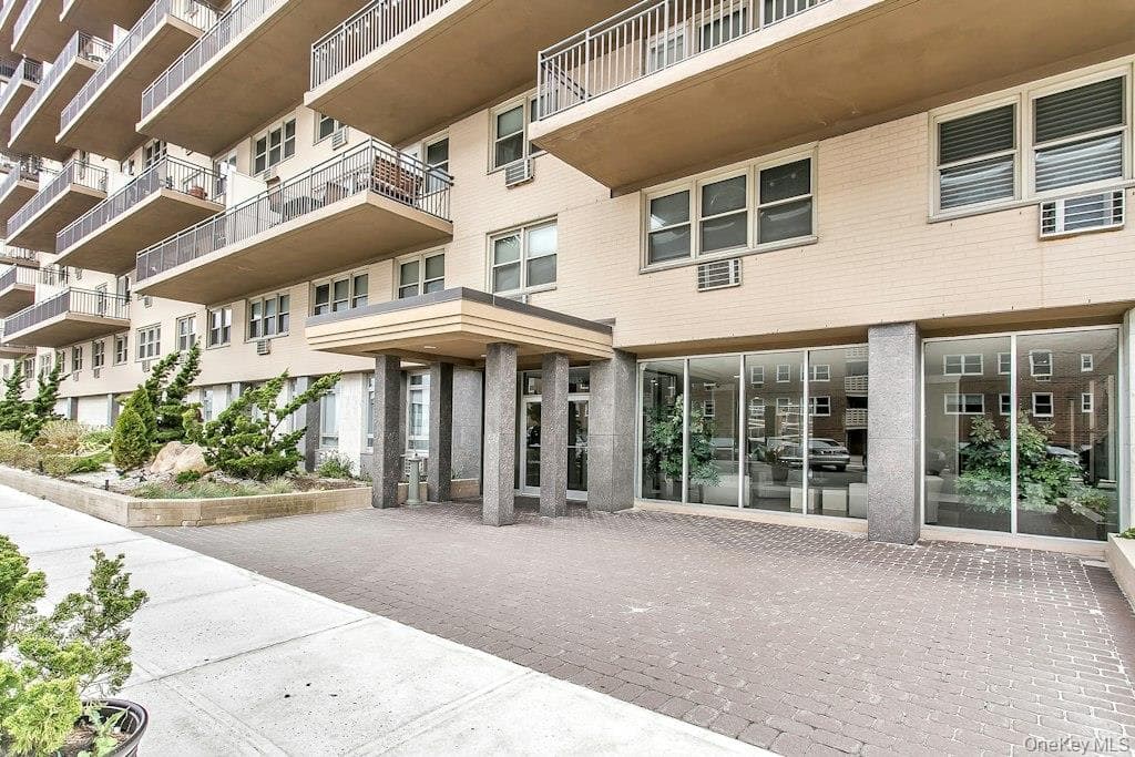25 Neptune Boulevard Unit: 2nd Floor Apt. E thumbnail 14