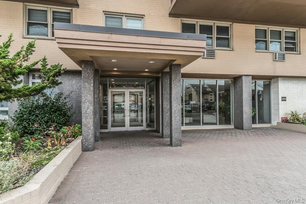 25 Neptune Boulevard Unit: 2nd Floor Apt. E thumbnail 16
