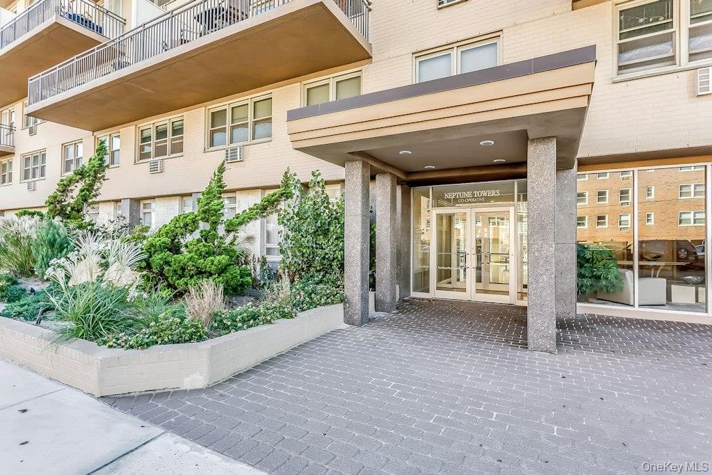 25 Neptune Boulevard Unit: 2nd Floor Apt. E thumbnail 15