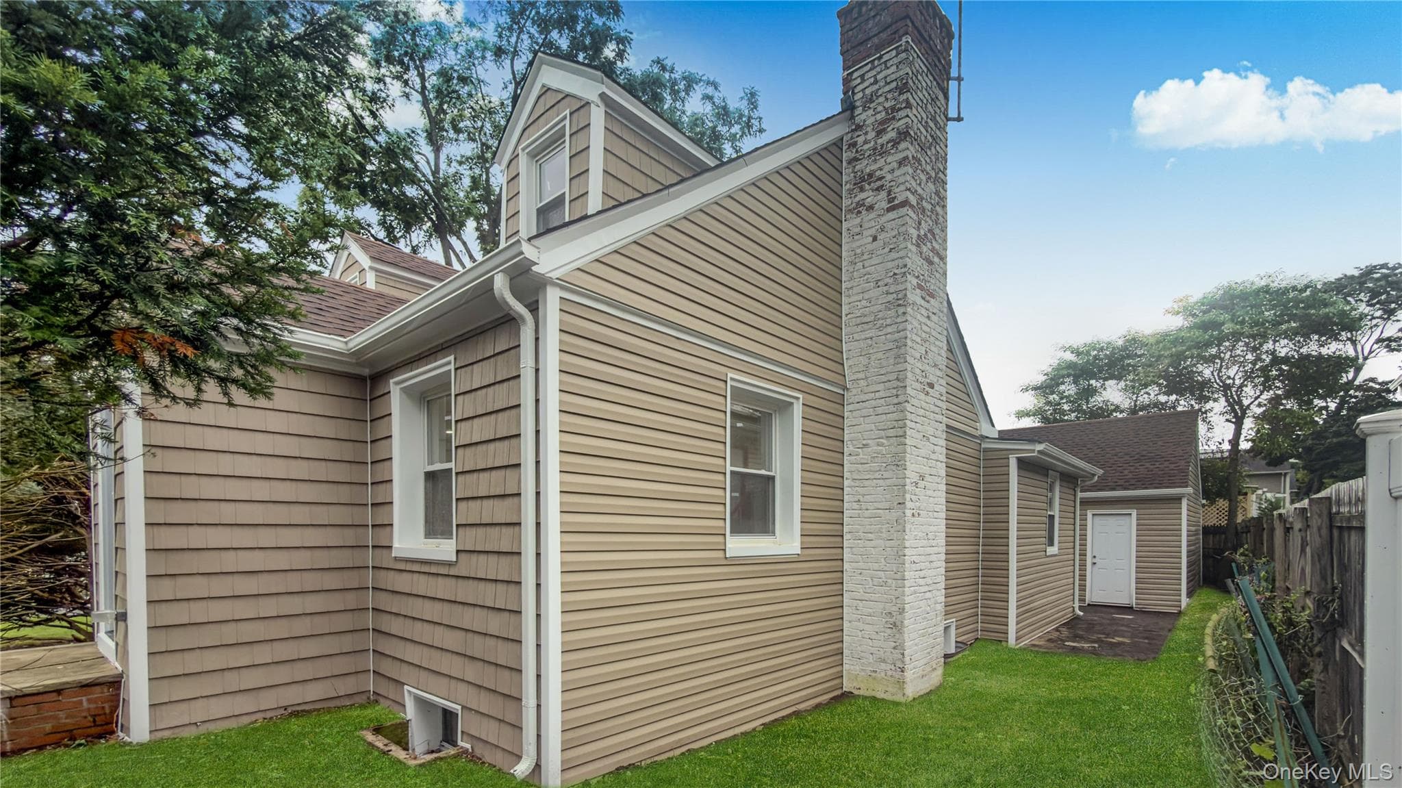 1180 Woodfield Road thumbnail 10