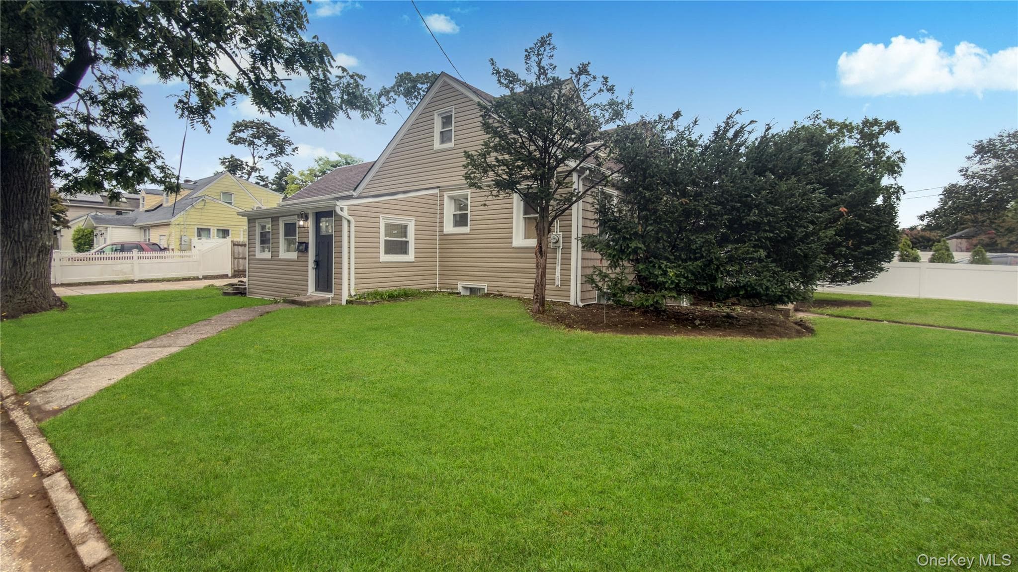 1180 Woodfield Road thumbnail 6