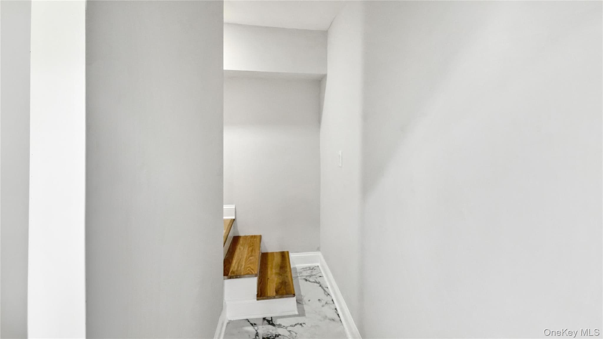 1180 Woodfield Road thumbnail 34