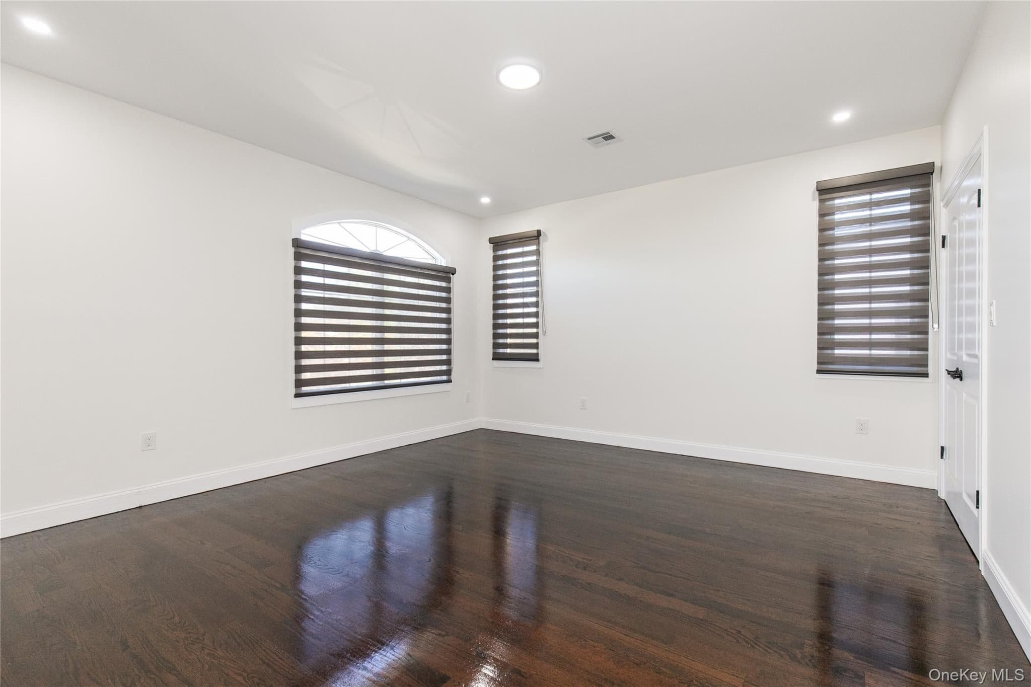 1519 New Hyde Park Drive thumbnail 9